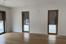 Luksuzan penthouse u baroknoj jezgri!, Varaždin, Flat