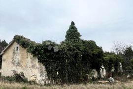 STARINA ZA ADAPTACIJU SA PROSTRANIM ZEMLJIŠTEM, LABIN, OKOLICA, Labin, Kuća