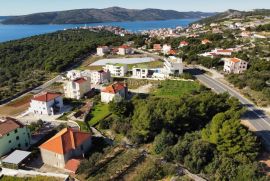 TROGIR(SEGET) - GRAĐEVINSKO ZEMLJIŠTE S ODLIČNIM POGLEDOM, Seget, Tierra