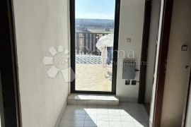 Stan u stambeno-poslovnom kompleksu Sesvete, Zagreb, Apartamento