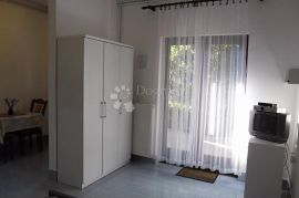 BRODARICA, ŠIBENIK  3 studio apartmana blizu plaže, Šibenik - Okolica, Kвартира