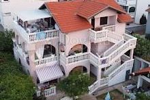 VODICE, ŠIBENIK apartmanska kuća sa velikom okućnicom, Vodice, Casa