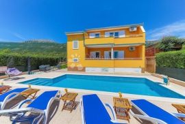 VILLA    SA BAZENOM - KAŠTEL LUKŠIĆ, Kaštela, Famiglia