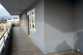 Selska, Penthouse 160m2 + 3Pm + 2 garaže, Zagreb, Stan