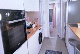 VODICE, lijepo namješten apartman, Vodice, Διαμέρισμα