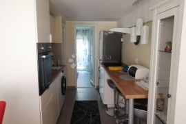 VODICE, lijepo namješten apartman, Vodice, Διαμέρισμα