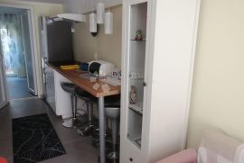 VODICE, lijepo namješten apartman, Vodice, Διαμέρισμα