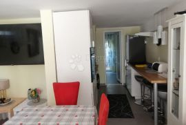 VODICE, lijepo namješten apartman, Vodice, Διαμέρισμα