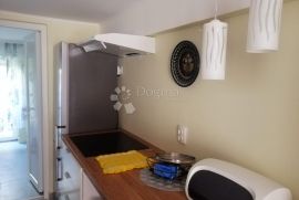 VODICE, lijepo namješten apartman, Vodice, Διαμέρισμα