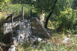 Teren i dvije starine, Vinodolska Općina, Γη