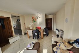 Ekskluzivno komotan i prostran stan Veli vrh 80 m2, Pula, Appartement