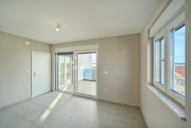 BRODARICA- PENTHOUSE 120M OD MORA BS4, Šibenik - Okolica, Appartment