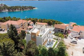 PENTHOUSE sa pogledom na more! 100m od plaže, Trogir, Stan