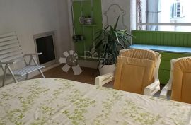 Venecijanska vila stan u srcu Pule, Pula, Appartement