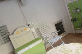 Venecijanska vila stan u srcu Pule, Pula, Appartement