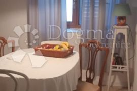 Venecijanska vila stan u srcu Pule, Pula, Appartement