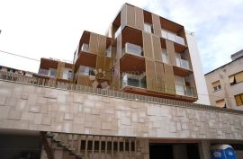 NOVOGRADNJA sa pogledom na more Centar Splita!, Split, Apartamento