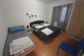 Lijepa kuća sa apartmanima u Kamporu 150m od mora, Rab, Kuća