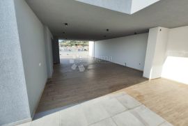 TROGIR-PENTHOUSE S ČAROBNIM POGLEDOM S47, Trogir, Appartamento