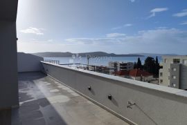 TROGIR-PENTHOUSE S ČAROBNIM POGLEDOM S47, Trogir, Appartamento