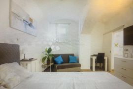 Elegantan stan na vrhunskoj lokaciji, idealan za investiciju!, Zagreb, Appartement