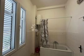 Svijetli Stan s Novom Fasadom -  74m2, Pula, Apartamento