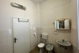 Svijetli Stan s Novom Fasadom -  74m2, Pula, Apartamento