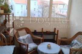 OGROMNI STAN U STROGOM CENTRU ZAGREBA!, Zagreb, Appartement