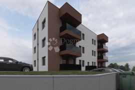 Novogradnja- stan sa vrtom, Zadar, Apartamento