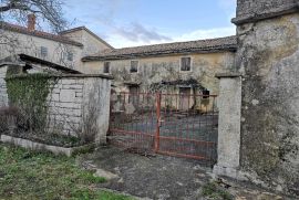 Kuća s imanjem u Lindaru, Pazin - Okolica, Kuća