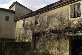 Kuća s imanjem u Lindaru, Pazin - Okolica, Kuća