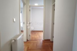 PRODAJA STANA, 6-SOBNI+PARKING+SPREMIŠTE, 132.5 m2, ODRA, Zagreb, Appartment