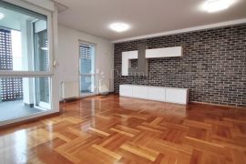 PRODAJA STANA, 6-SOBNI+PARKING+SPREMIŠTE, 132.5 m2, ODRA, Zagreb, Appartment