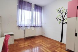 PRODAJA STANA, 6-SOBNI+PARKING+SPREMIŠTE, 132.5 m2, ODRA, Zagreb, Appartment