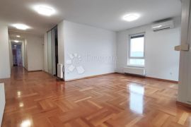 PRODAJA STANA, 6-SOBNI+PARKING+SPREMIŠTE, 132.5 m2, ODRA, Zagreb, Appartment