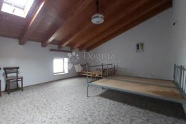 Kuća za adaptaciju - Motovun, Motovun, House