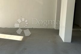 Novogradnja u Prizemlju, Pula, Appartment