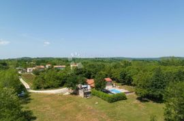 Prekrasna Villa sa prostranom okućnicom 9400 m², Labin, Kuća