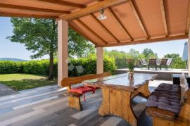 Prekrasna Villa sa prostranom okućnicom 9400 m², Labin, Kuća