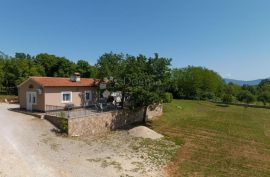 Prekrasna Villa sa prostranom okućnicom 9400 m², Labin, Kuća