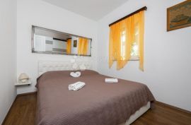 Prekrasna Villa sa prostranom okućnicom 9400 m², Labin, Kuća