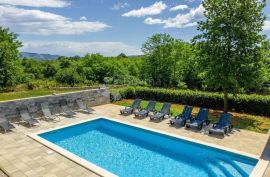 Prekrasna Villa sa prostranom okućnicom 9400 m², Labin, Kuća