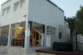 DRVENIK DREAM HOUSE 109m2, Trogir - Okolica, بيت