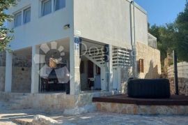 DRVENIK DREAM HOUSE 109m2, Trogir - Okolica, بيت