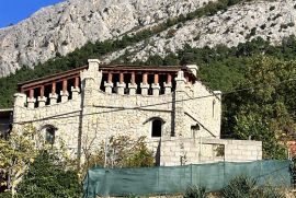 KAMENI ''DVORAC'' S POGLEDOM NA MORE, OMIŠ, Omiš, Casa