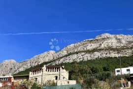 KAMENI ''DVORAC'' S POGLEDOM NA MORE, OMIŠ, Omiš, Casa