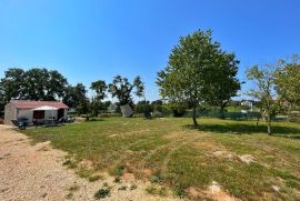 SNIŽENO!!! Građevinsko zemljište za obiteljsku kuću, Poreč, Land