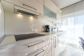 NOVALJA, ATRAKTIVAN APARTMAN, Novalja, Kвартира