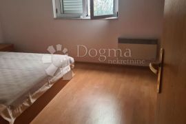 SRIMA, VODICE prekrasna apartmanska kuća, Vodice, Haus