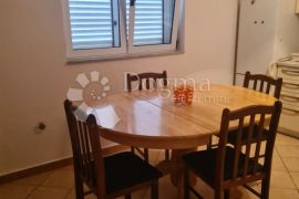 SRIMA, VODICE prekrasna apartmanska kuća, Vodice, Haus